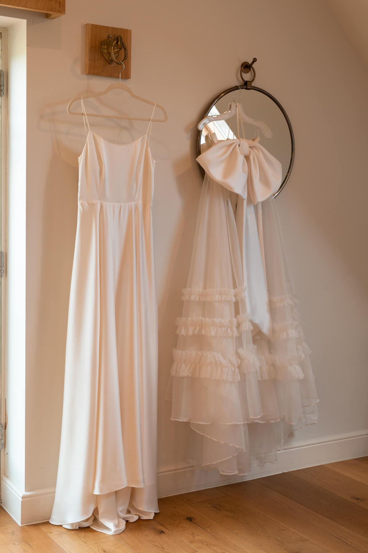 Hyde House wedding with bride in Halfpenny
